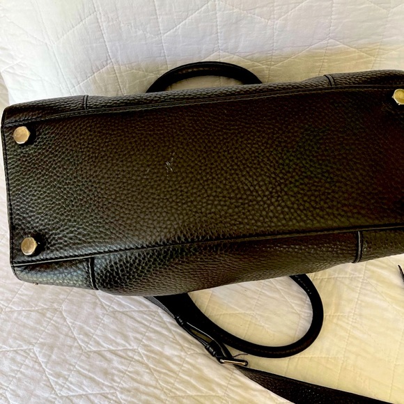 Elevate your style with a Rebecca Minkoff bag - Picture 8 of 10